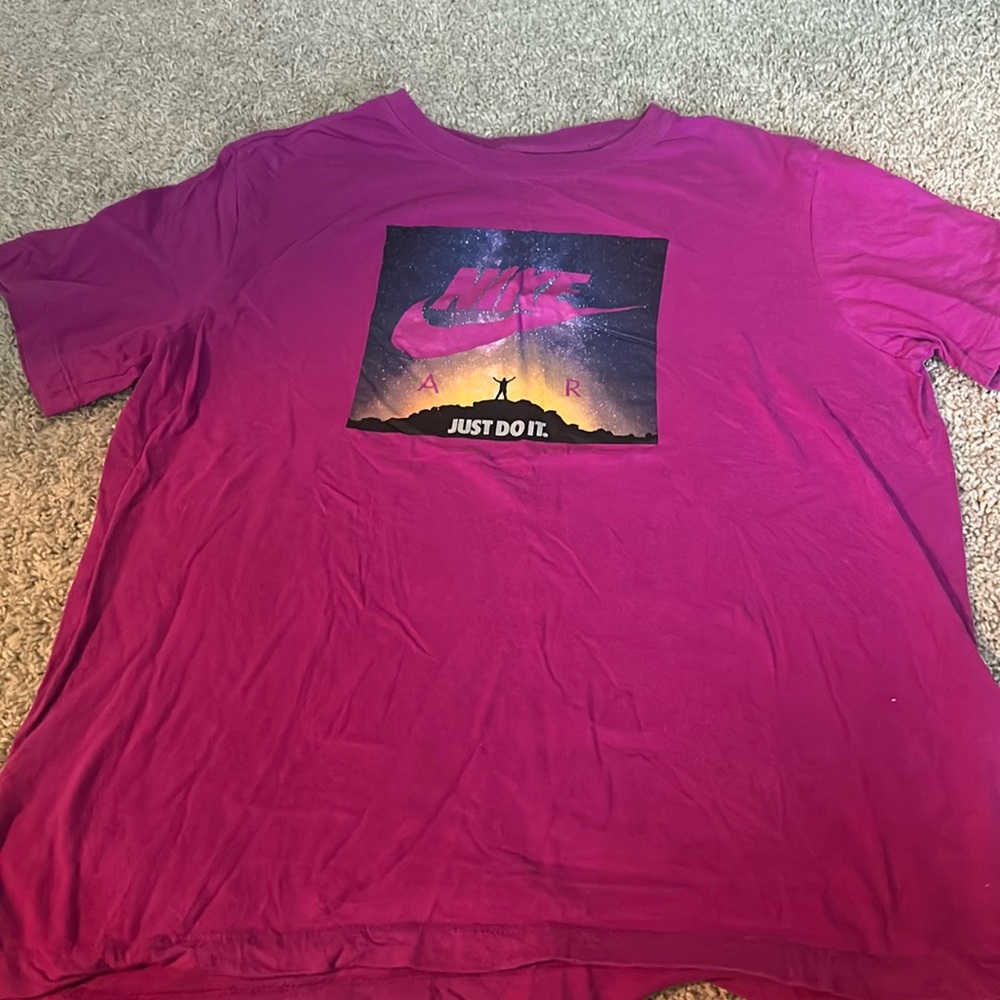 Men’s Nike tee